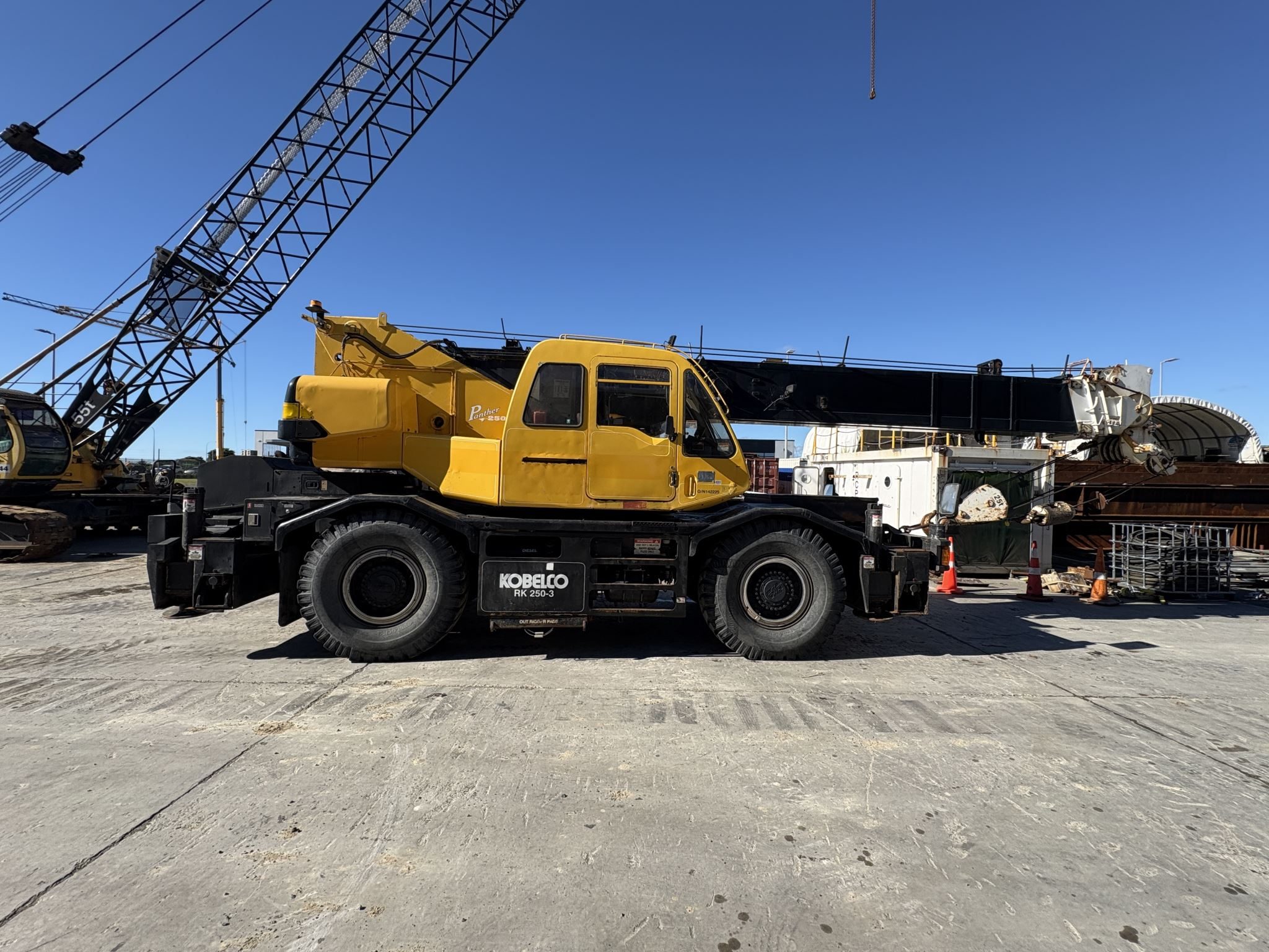 Mobile crane available through Independent Equipment heavy machinery sales in New Zealand